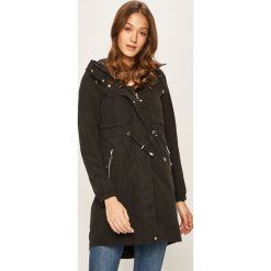 Vero Moda - Kurtka. Różowe kurtki damskie Vero Moda, s, bez wzorów, z poliesteru, długie, z kapturem. W wyprzedaży za 179,90 zł.