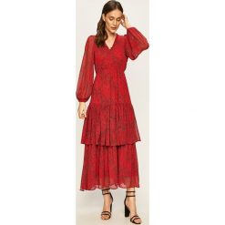 Vero Moda - Sukienka/tunika 10232330. Czerwone sukienki damskie Vero Moda, na co dzień, s, bez wzorów, z poliesteru, casualowe, bez kołnierzyka, z długim rękawem, długie, maxi, proste. W wyprzedaży za 199,90 zł.