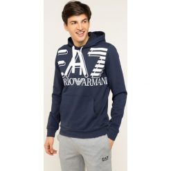 Bluza EA7 Emporio Armani 3HPM28 PJ05Z 1554. Niebieskie bluzy męskie EA7 Emporio Armani, m, bez wzorów, z bawełny, bez kołnierzyka, bez rękawów, bez kaptura. W wyprzedaży za 339,00 zł.