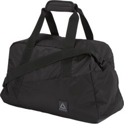 TORBA GRIP DUFFLE (NO SIZE). Torby męskie na ramię Reebok, w paski, z tkaniny, sportowe. Za 119,99 zł.
