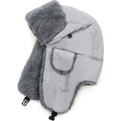 Czapka damska Uszanka Szpiedzy tacy jak my szara. Szare czapki zimowe damskie marki Art of Polo, z wełny. Za 21,37 zł.