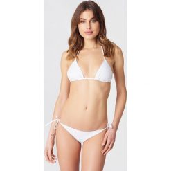 Stroje dwuczęściowe damskie: NA-KD Swimwear Dół od bikini Triangle – White