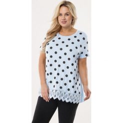 Niebieska Bluzka Noiselessness. Niebieskie bluzki damskie Born2be, xl, z aplikacjami, z koronki, z okrągłym kołnierzem, z krótkim rękawem. Za 49,99 zł.