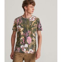 T-shirt z motywem roślinnym - Beżowy. Brązowe t-shirty męskie Reserved, xl, bez wzorów, bez kołnierzyka. W wyprzedaży za 19,99 zł.