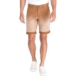 Franklin & Marshall Szorty Brązowy. Pomarańczowe spodenki i szorty męskie Franklin Marshall, bez wzorów, z elastanu. Za 421,95 zł.