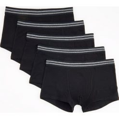 Bokserki 5 pack - Czarny. Czarne bokserki męskie Reserved, bez wzorów. Za 89,99 zł.