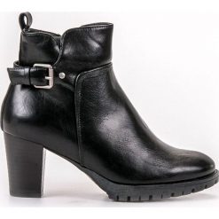 Vinceza czarne Eleganckie Botki Na Jesień. Czarne botki damskie Vinceza, na jesień, z materiału, eleganckie, bez obcasa, na obcasie, bez zapięcia. W wyprzedaży za 179,00 zł.