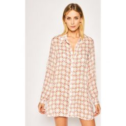 Koszula Guess Allover Print E02H01 WO050. Różowe bluzki damskie Guess, xl, z aplikacjami, z wiskozy, bez kołnierzyka, bez rękawów. Za 349,00 zł.