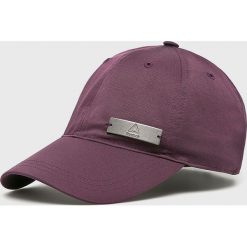 Reebok - Czapka. Fioletowe czapki damskie marki Reebok, z poliesteru. Za 59,90 zł.