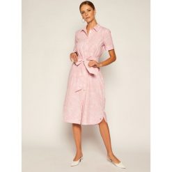 Sukienka koszulowa TOMMY HILFIGER Reisa WW0WW28190. Różowe sukienki damskie TOMMY HILFIGER, na co dzień, bez wzorów, z koszulowym kołnierzykiem, bez rękawów, proste. Za 699,00 zł.