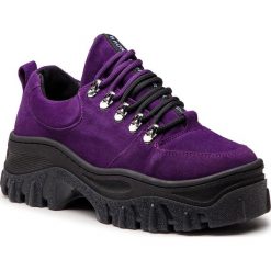 Półbuty BRONX - 66230-C BX 1553 Purple. Fioletowe półbuty damskie marki Bronx, na co dzień, bez wzorów, ze skóry, bez obcasa, na koturnie, bez zapięcia. W wyprzedaży za 369,00 zł.