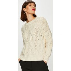 Only - Sweter. Białe swetry klasyczne damskie marki ONLY, s, z elastanu, z okrągłym kołnierzem. W wyprzedaży za 139,90 zł.