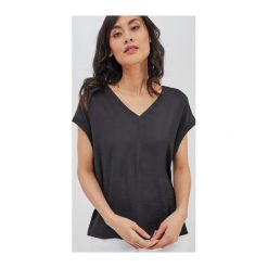 Bluzka damska. Szare bluzki damskie Promod, na co dzień, uniwersalny, bez wzorów, z tkaniny, eleganckie, z dekoltem na plecach, z krótkim rękawem. Za 99,90 zł.