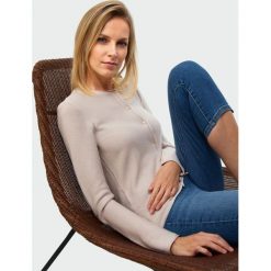 Krótki kardigan. Swetry damskie Greenpoint, bez wzorów, z bawełny. Za 69,99 zł.