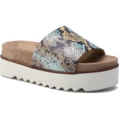 Klapki ALMA EN PENA - V19BL180 Snake Moustard. Zielone klapki damskie Alma en Pena, bez wzorów, z tworzywa sztucznego, bez obcasa. W wyprzedaży za 199,00 zł.