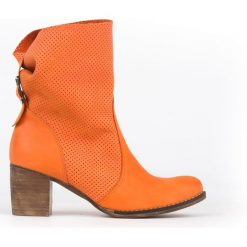 Ażurowe botki na słupku - skóra naturalna - model 496 - kolor pomarańczowy. Pomarańczowe botki damskie Zapato, ze skóry, bez obcasa, na słupku, bez zapięcia. W wyprzedaży za 279,30 zł.
