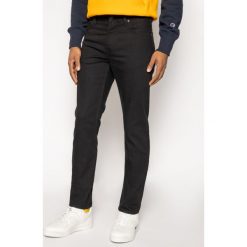 Jeansy Slim Fit Lee Rider L701YC47. Czarne jeansy męskie Lee, m, bez wzorów. W wyprzedaży za 219,00 zł.