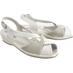 COMFORTABEL 710817-3 weiB, sandały damskie. Sandały damskie Comfortabel, w paski, bez obcasa, z paskami. W wyprzedaży za 183,90 zł.