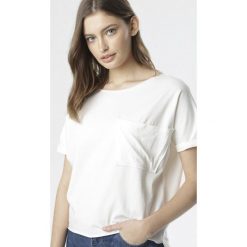 Kremowy T-shirt Nonariye. Brązowe t-shirty damskie Born2be, xl, bez wzorów, z jeansu, z okrągłym kołnierzem, z krótkim rękawem. Za 54,99 zł.