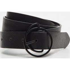 Pasek z geometryczną klamrą - Czarny. Czarne paski damskie Cropp, w paski. Za 29,99 zł.