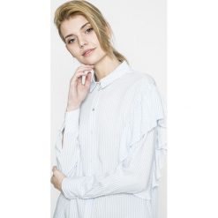 Only - Koszula. Białe bluzki damskie marki ONLY, z wiskozy, casualowe, z długim rękawem. W wyprzedaży za 59,90 zł.