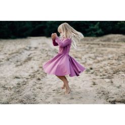 Sukienka liliowa Angelina. Szare sukienki dziewczęce z falbanami Pakamera. Za 125,00 zł.