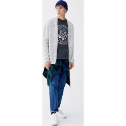 Kardigan z dzianiny bez zapięcia. Szare kardigany męskie Pull&Bear, m, bez wzorów, z dzianiny. Za 109,00 zł.