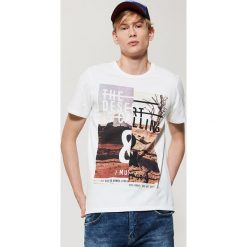 T-shirt z fotonadrukiem - Kremowy. Białe t-shirty męskie House, s, bez wzorów, bez kołnierzyka. Za 49,99 zł.