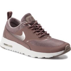 Buty NIKE - Air Max Thea 599409 206 Smokey Mauve/Pumice. Pomarańczowe buty sportowe damskie Nike, na co dzień, bez wzorów, z tworzywa sztucznego, bez obcasa, na płaskiej podeszwie, bez zapięcia. Za 499,00 zł.