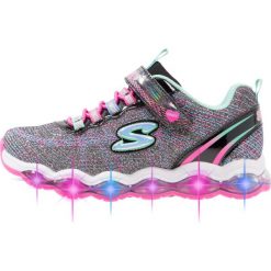 Skechers GLIMMER LIGHTS Tenisówki i Trampki black sparkle/multicolor. Czarne trampki chłopięce Skechers, z materiału. Za 239,00 zł.