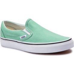 Tenisówki VANS - Classic Slip-On VN0A38F7VMX1 Neptune Green/True White. Zielone półbuty damskie Vans, z gumy. W wyprzedaży za 199,00 zł.