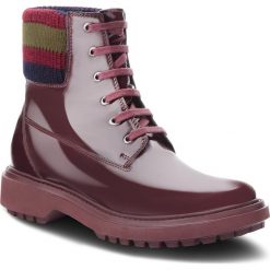 Trapery GEOX - A Asheely B D847AB 000BC C7357 Dk Burgundy. Czerwone trapery damskie Geox, ze skóry ekologicznej, klasyczne, bez obcasa, bez zapięcia. W wyprzedaży za 379,00 zł.