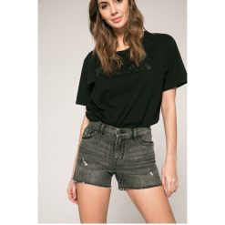 Calvin Klein Jeans - Szorty. Szare szorty jeansowe damskie marki Calvin Klein Jeans, casualowe. W wyprzedaży za 279,90 zł.