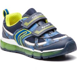 Sneakersy GEOX - J Android B. C J9244C 01454 C0749 D Navy/Lime. Niebieskie trampki chłopięce Geox, bez wzorów, ze skóry ekologicznej, na rzepy. W wyprzedaży za 189,00 zł.