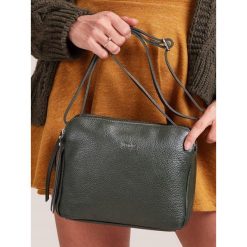 ROVICKY TOREBKA DAMSKA SKÓRZANA TORBA KUFEREK BOHO. Zielone kuferki damskie ROVICKY, w paski, ze skóry, eleganckie, na ramię, małe, bez dodatków. Za 199,90 zł.