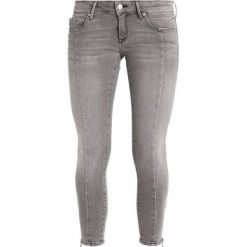 Mavi SERENITY Jeans Skinny Fit grey denim. Szare rurki damskie marki Mavi. W wyprzedaży za 185,40 zł.