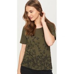 T-shirty damskie: T-shirt we wzory – Khaki
