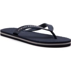 Japonki Armani Exchange XUQ001 XCC10 00285. Niebieskie kapcie męskie Armani Exchange. W wyprzedaży za 139,00 zł.