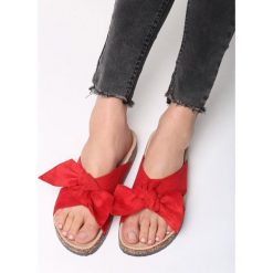 Czerwone Klapki Forget Me. Czerwone klapki damskie other, z materiału, na platformie. Za 59,99 zł.