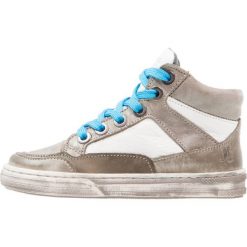 Jochie & Freaks Tenisówki i Trampki wysokie army/white. Białe trampki dziewczęce marki Jochie & Freaks, ze skóry. W wyprzedaży za 285,35 zł.
