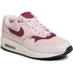 Buty NIKE - Air Max 1 Prm 454746 604 Barely Rose/True Berry. Różowe półbuty damskie Nike, bez wzorów, ze skóry, bez obcasa, na płaskiej podeszwie, bez zapięcia. Za 619,00 zł.