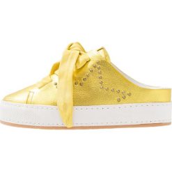 A.S.98 Sneakersy niskie oro papaya/white. Żółte trampki i tenisówki damskie marki A.S.98, bez wzorów, ze skóry, bez zapięcia. W wyprzedaży za 559,30 zł.