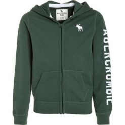 Abercrombie & Fitch CORE Bluza rozpinana green. Zielone bluzy chłopięce marki Abercrombie & Fitch, z bawełny. W wyprzedaży za 143,20 zł.