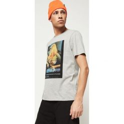 O'Neill Always Summer Koszulka Szary. Szare podkoszulki męskie O'Neill, m, z haftami, z bawełny, bez kołnierzyka, z krótkim rękawem, krótkie. Za 137,95 zł.