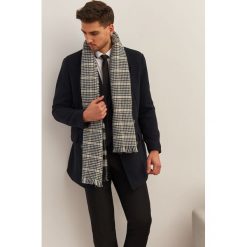 SZALIK MĘSKI. Czarne szaliki męskie Top Secret, na zimę, bez wzorów, z tkaniny. W wyprzedaży za 24,99 zł.