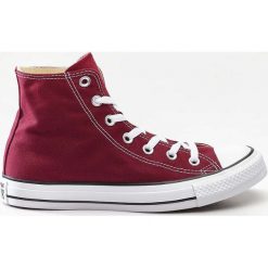 Converse czerwone M9613. Czerwone trampki i tenisówki damskie Converse, bez wzorów, bez zapięcia. W wyprzedaży za 279,00 zł.