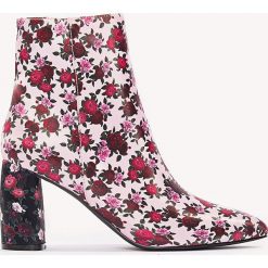Botki damskie lity: NA-KD Shoes Botki we wzory na średnim obcasie - Pink