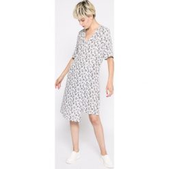 Tommy Hilfiger - Sukienka. Szare sukienki damskie TOMMY HILFIGER, na co dzień, bez wzorów, z wiskozy, casualowe, bez kołnierzyka, z krótkim rękawem, krótkie, mini, proste. W wyprzedaży za 239,90 zł.