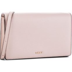 Torebka DKNY - R83E3623 Iconic Bls 3IB. Różowe listonoszki damskie DKNY, na co dzień, bez wzorów, ze skóry, bez dodatków. W wyprzedaży za 389,00 zł.