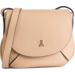 Torebka PATRIZIA PEPE - 2V8515/A4U8-B524 Camel Beige. Brązowe listonoszki damskie Patrizia Pepe, bez wzorów, ze skóry, bez dodatków. W wyprzedaży za 479,00 zł.